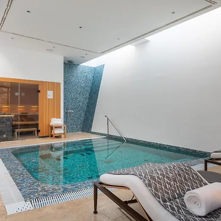 Nai 3.3 Hotel 5*