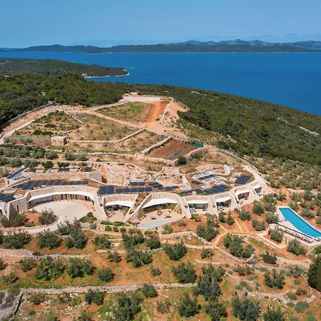 Nai 3.3 Hotel 5*